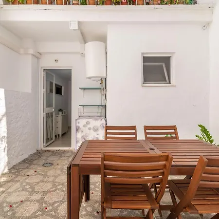 Lovely Cozy 2-bedroom Residential With Patio Сasa de vacaciones *