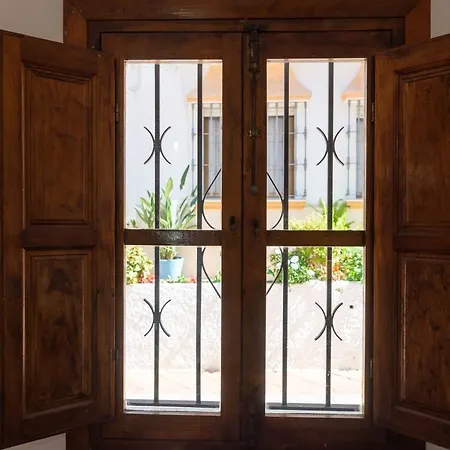 Lovely Cozy 2-bedroom Residential With Patio Сasa de vacaciones Benalmádena